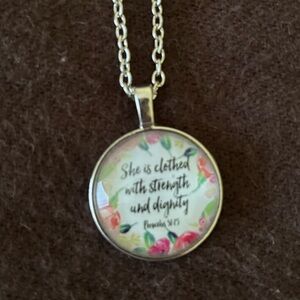 Plunder Pretty Necklace